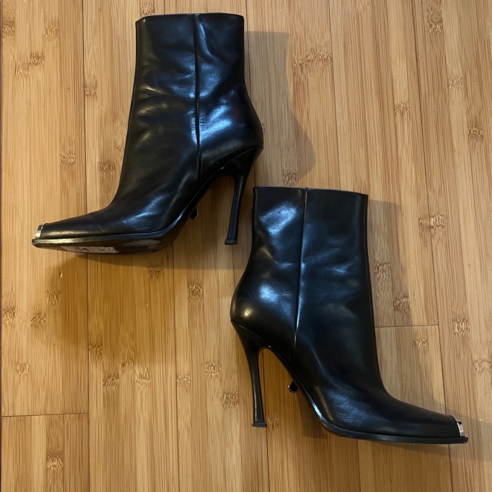 CALVIN KLEIN 205W39NYC Wilamiona Metal-Trimmed Leather Ankle Boot - Picture 6 of 12